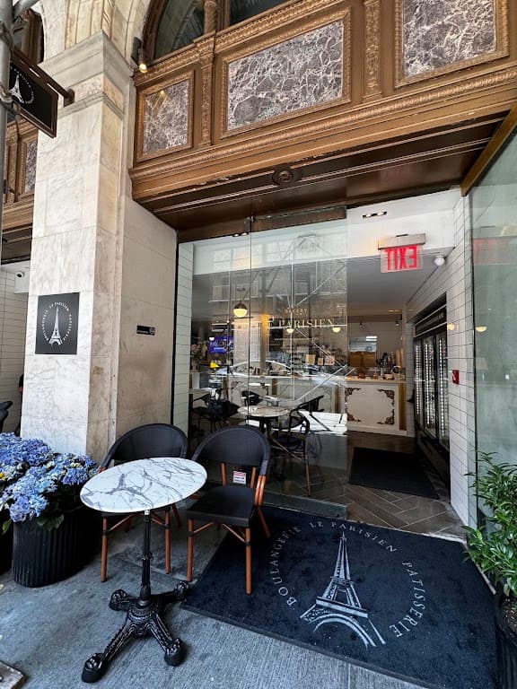 Le Parisien Bakery, Midtown bar