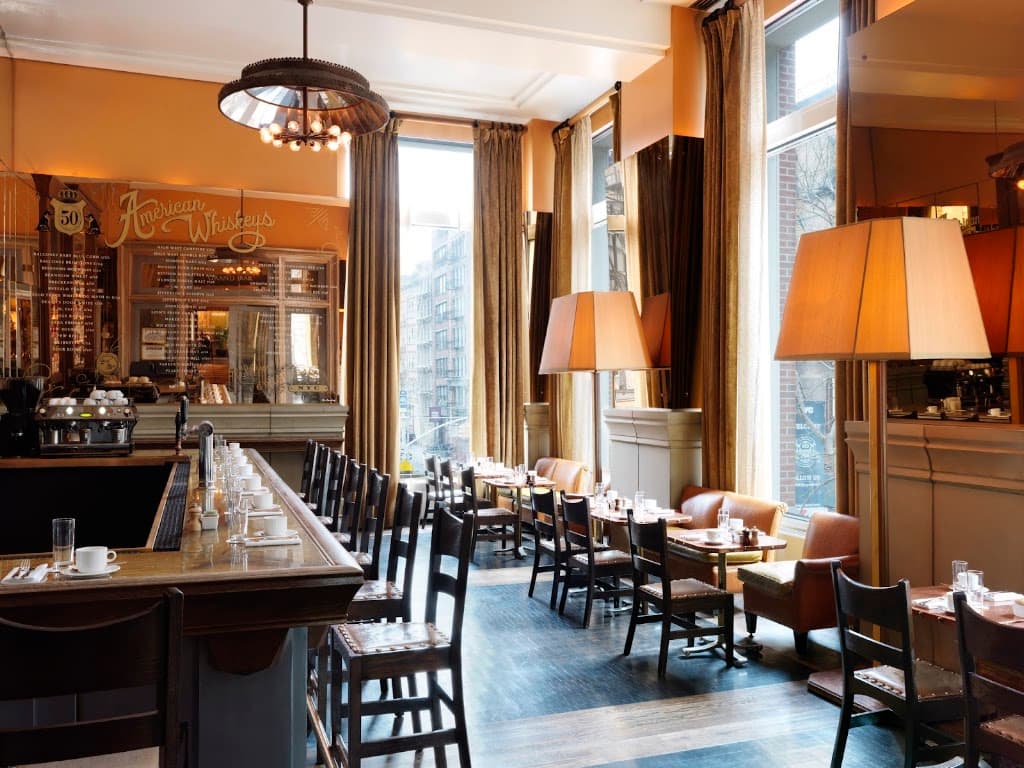 Grand Bar & Salon, SoHo bar