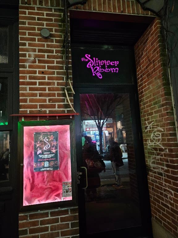 The Slipper Room, Lower East Side bar