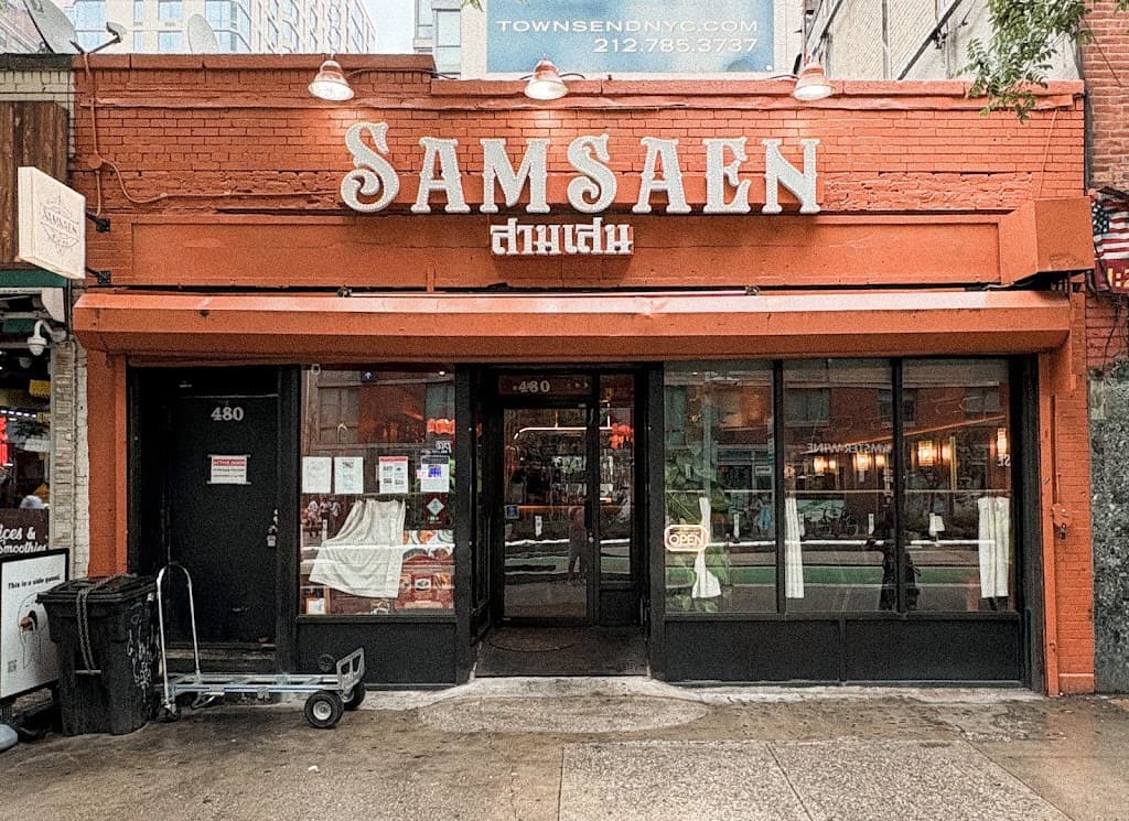 Samsaen Thai, Chelsea bar