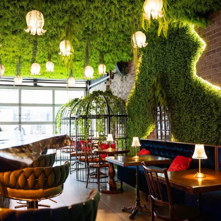 Wonderland Bar, East Village bar