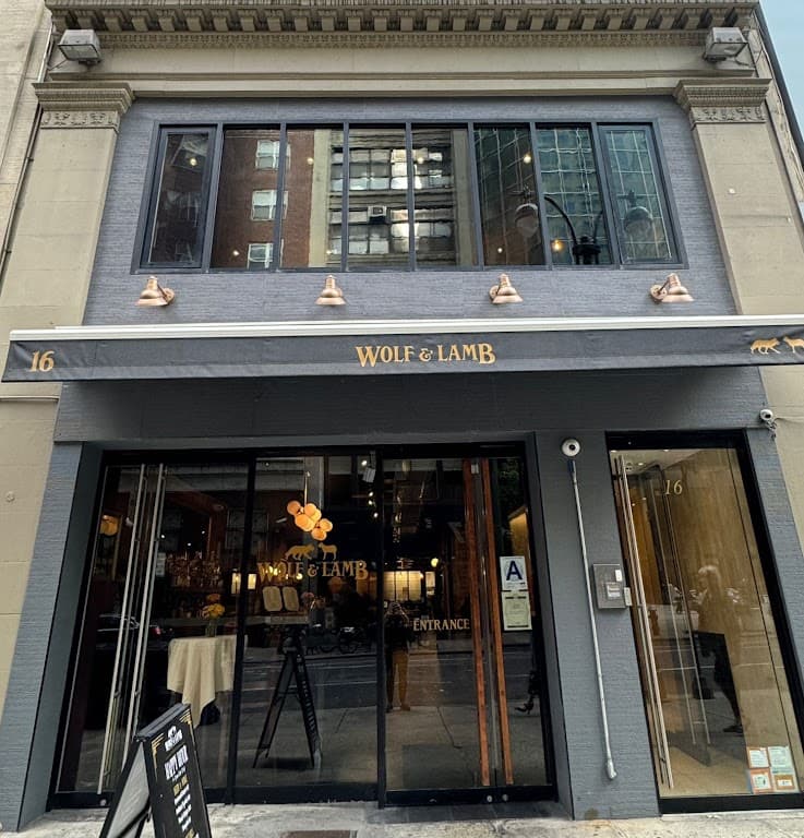 Wolf & Lamb Steakhouse, Midtown bar