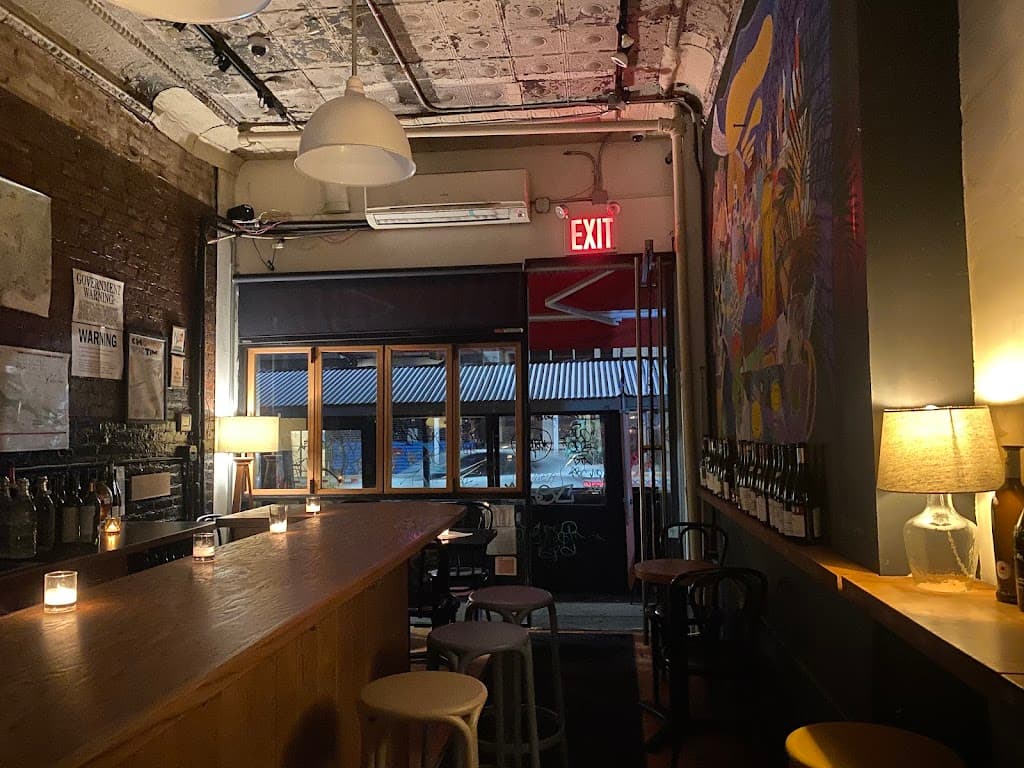 Somm Time, a bar in Lower East Side