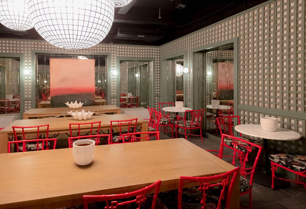 Aunt Bernie's Bar and Jardin, a bar in Murray Hill