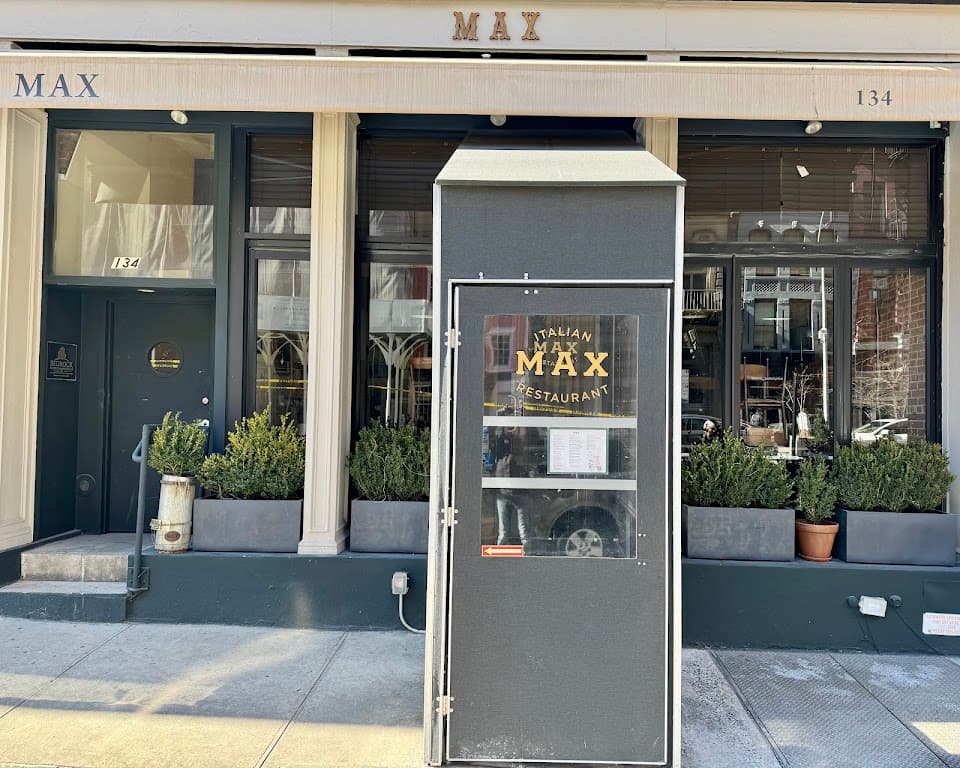 Max Restaurant, Tribeca bar
