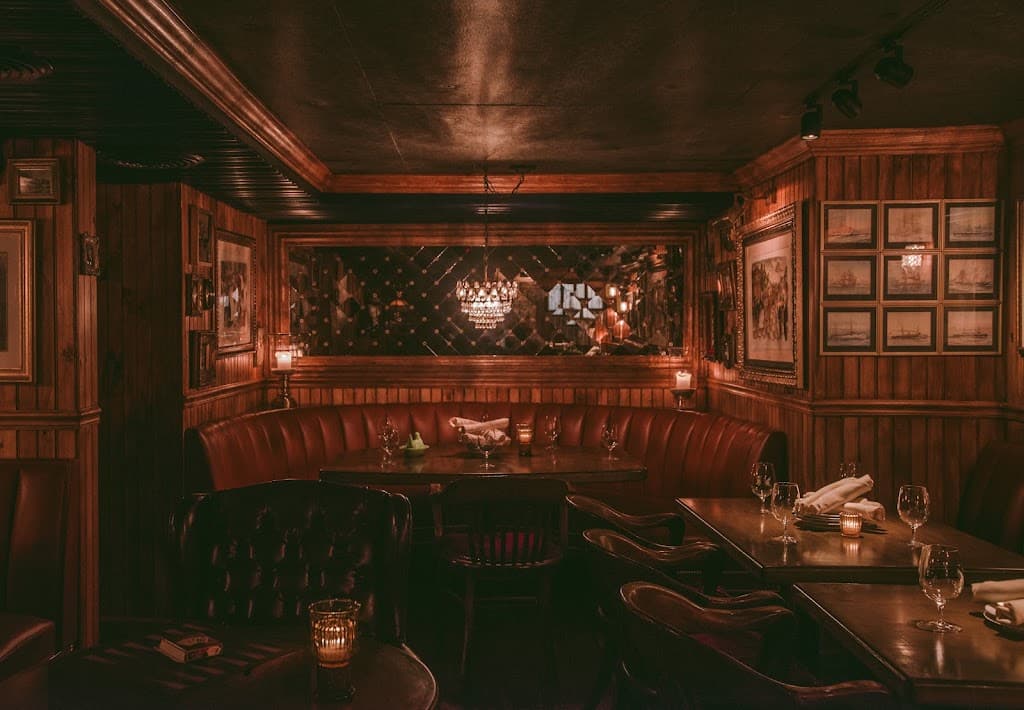 4 Charles Prime Rib, West Village bar