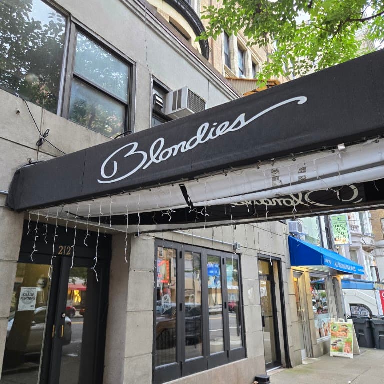 Blondies Sports, Upper West Side bar
