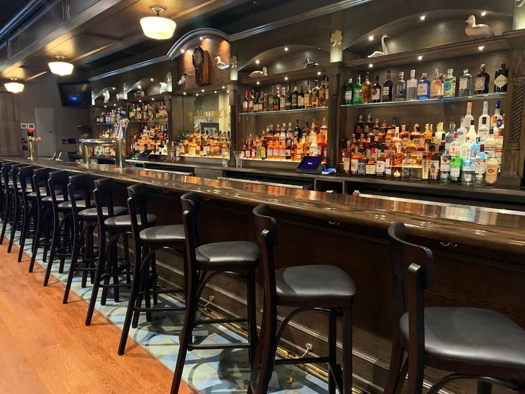 Malone's Irish Bar & Restaurant, Murray Hill bar
