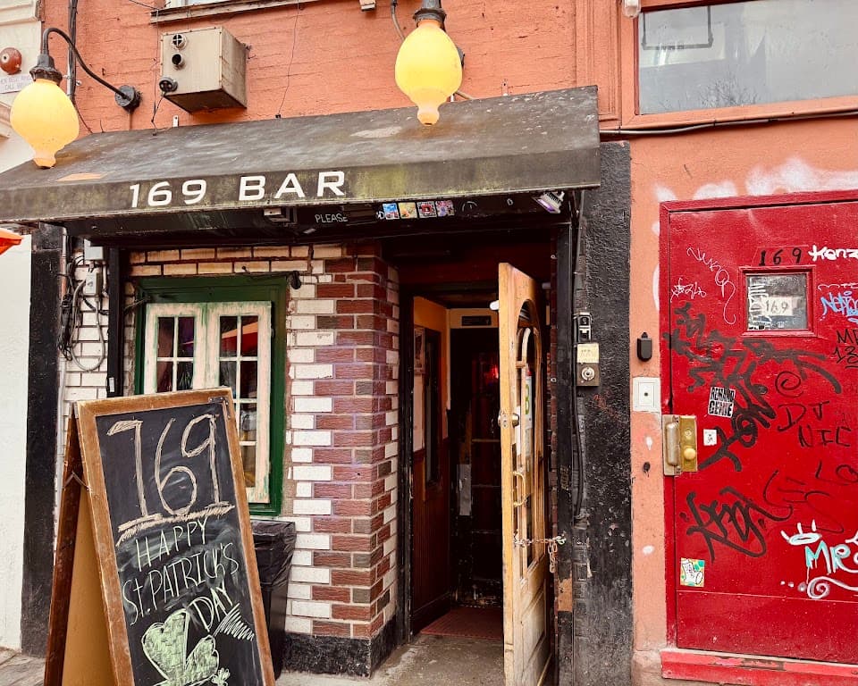 169 Bar, Lower East Side