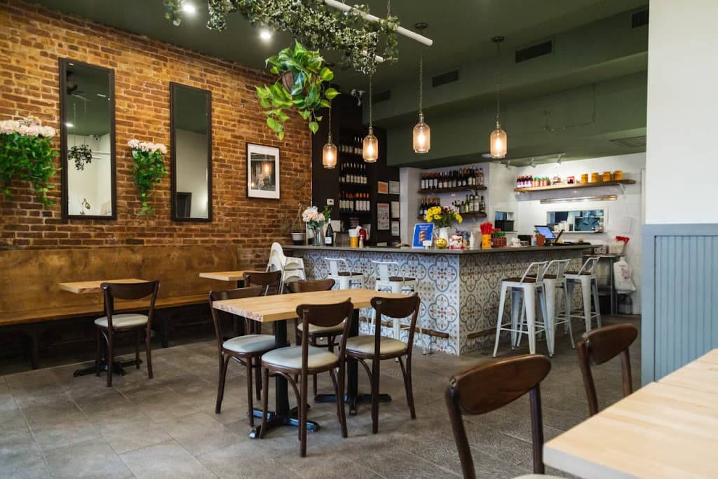 Plum Vietnamese Restaurant, Upper West Side bar