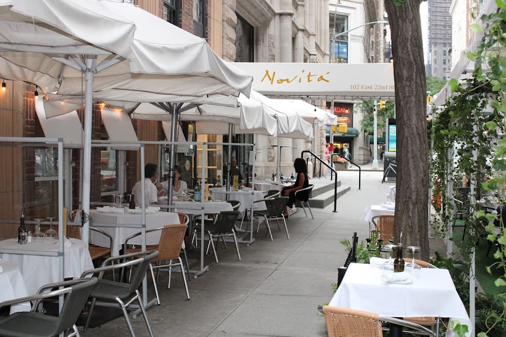 Novitá, Gramercy bar