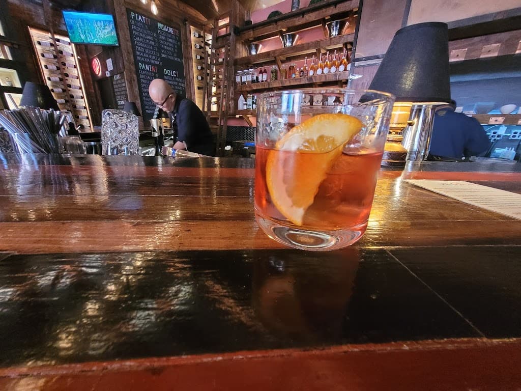 Mama's Bar photo 4