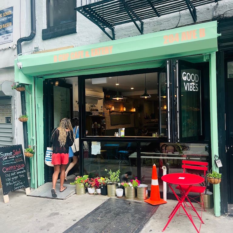 B Cup Cafe & Eatery, East Village bar