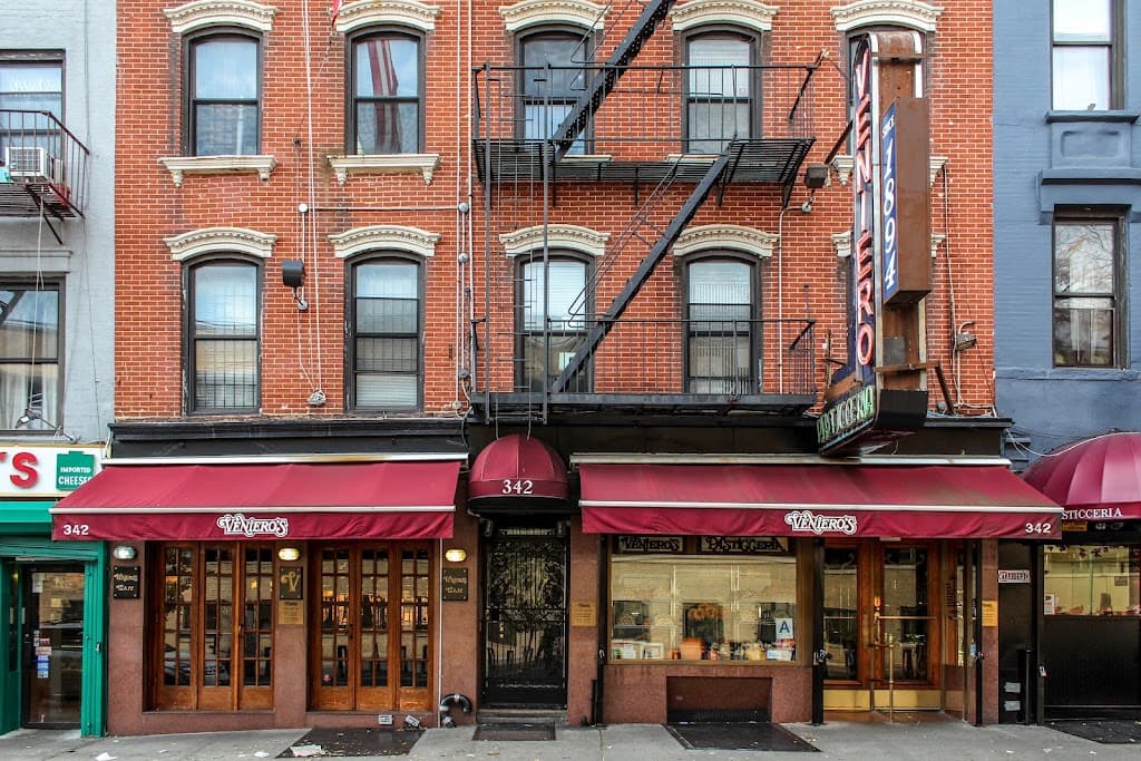 Veniero's Pasticceria & Caffe, East Village bar
