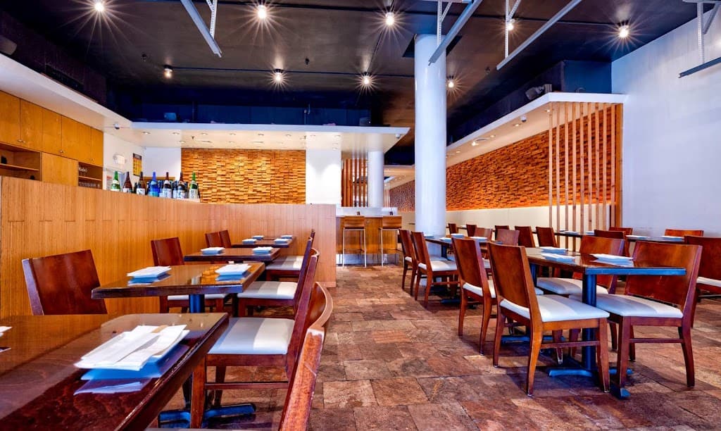 Momoya Chelsea, Chelsea bar