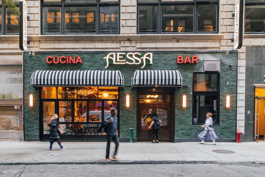 Alessa Cucina & Bar, Midtown bar