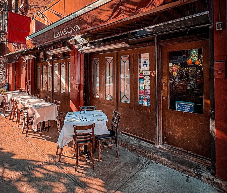 Lavagna, East Village bar