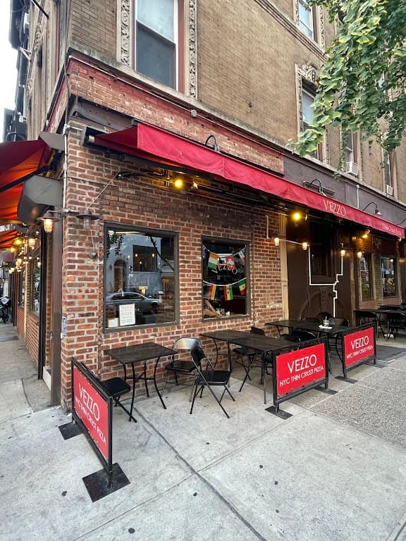 Vezzo NYC Thin Crust Pizza, Murray Hill bar