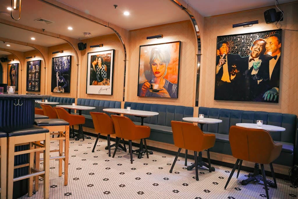 Harry's Side Bar, a cocktail bar in Financial District