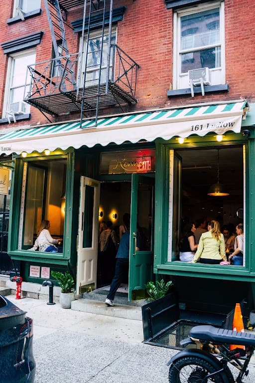 Bar Revival, a bar in Lower East Side