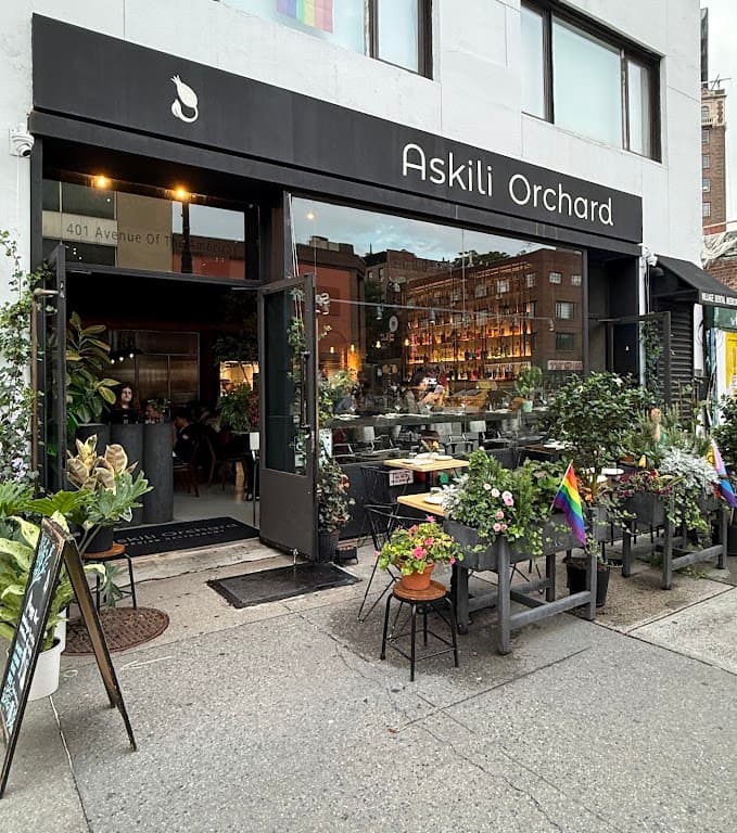 Askili Orchard, West Village bar