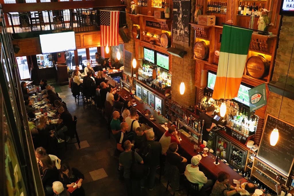 Pig n Whistle, Midtown bar
