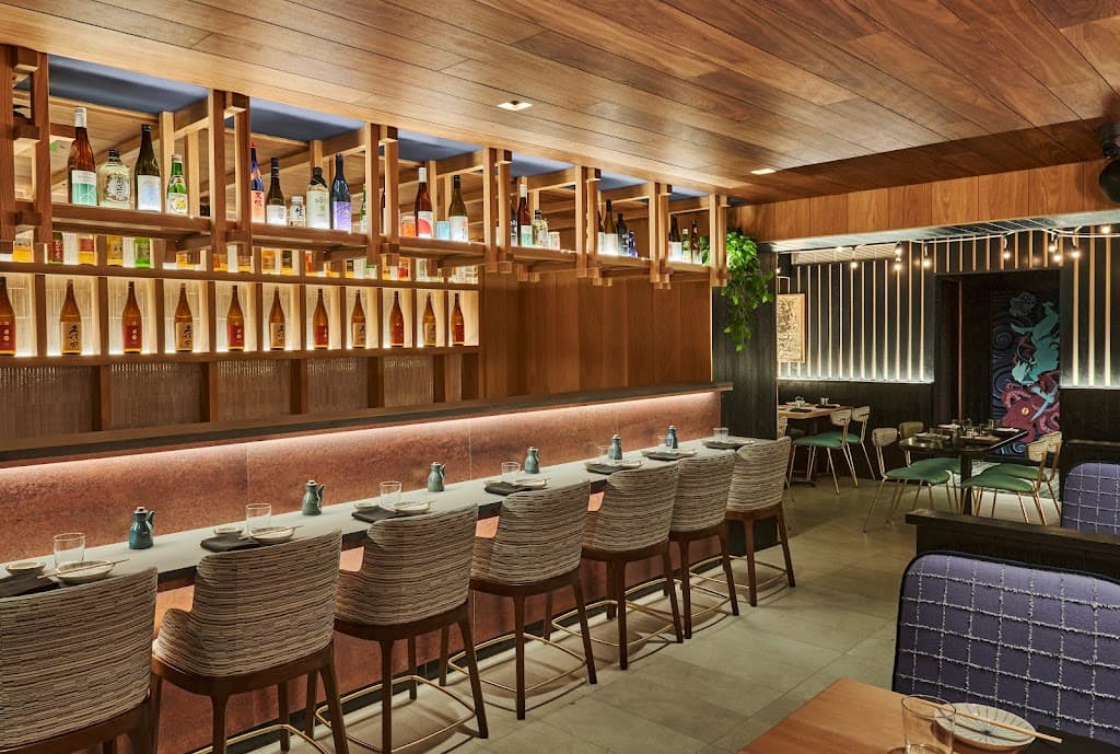 Crave Sushi Bar, Midtown bar