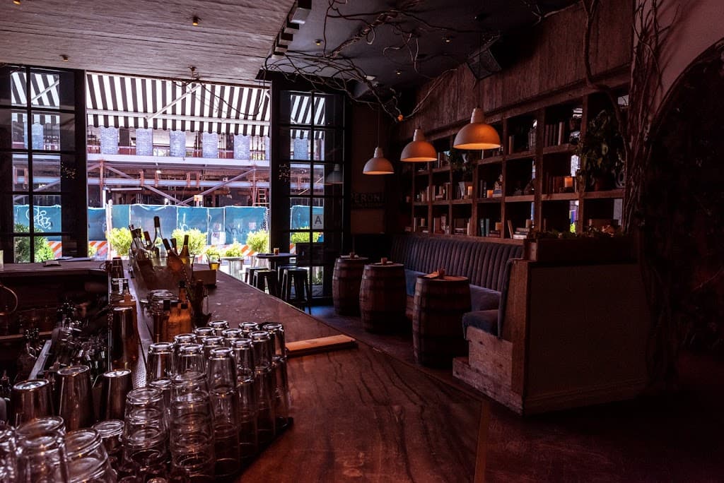 Chelsea Piers Golf Club, a bar in West Village