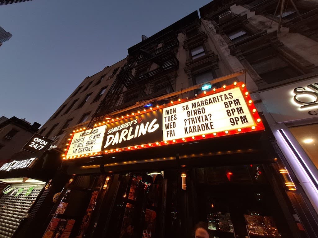 Somebody's Darling, Upper East Side bar