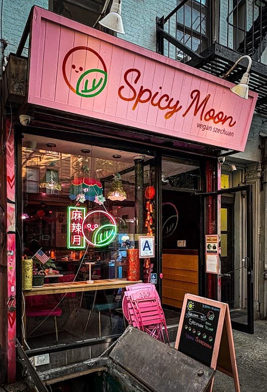 Spicy Moon East Village, East Village bar