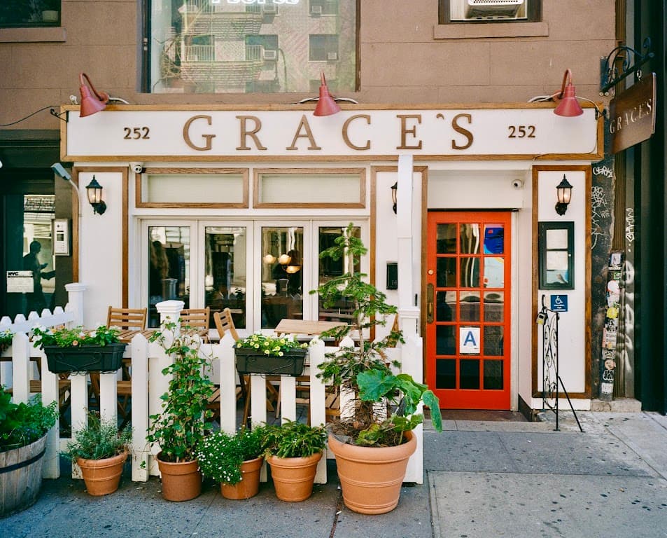 Grace's, West Village bar