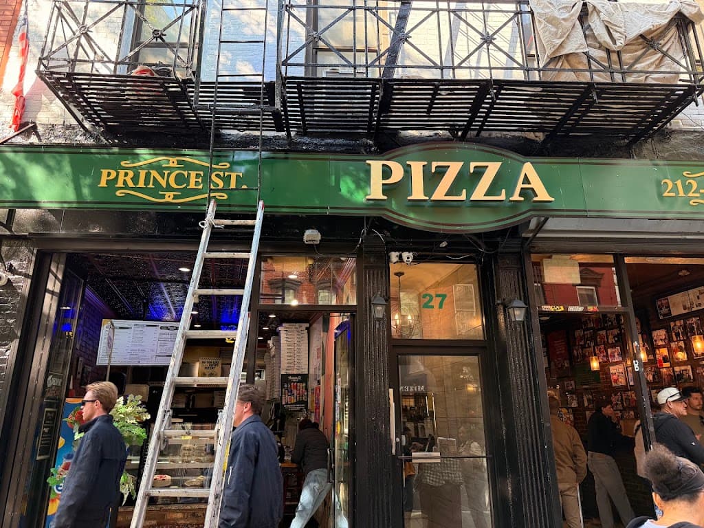 Prince Street Pizza, SoHo bar