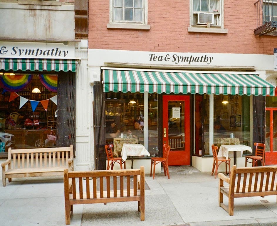 Tea & Sympathy, West Village bar