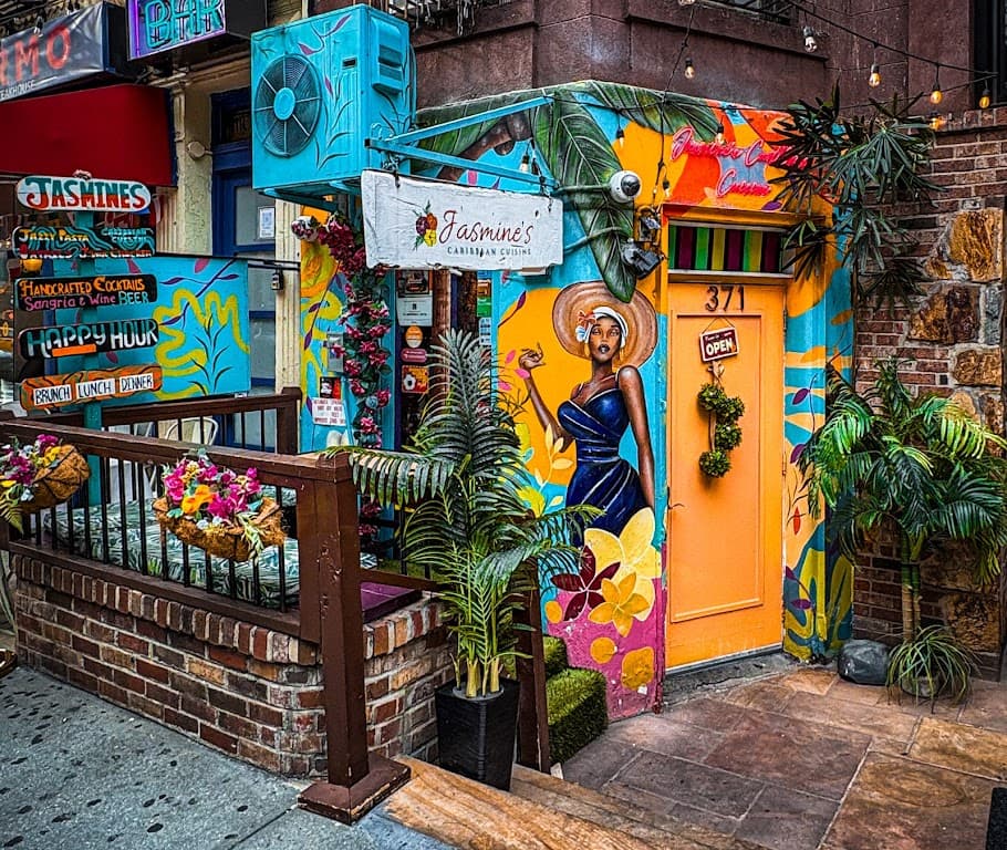 Jasmine's Caribbean Cuisine, Hell's Kitchen bar