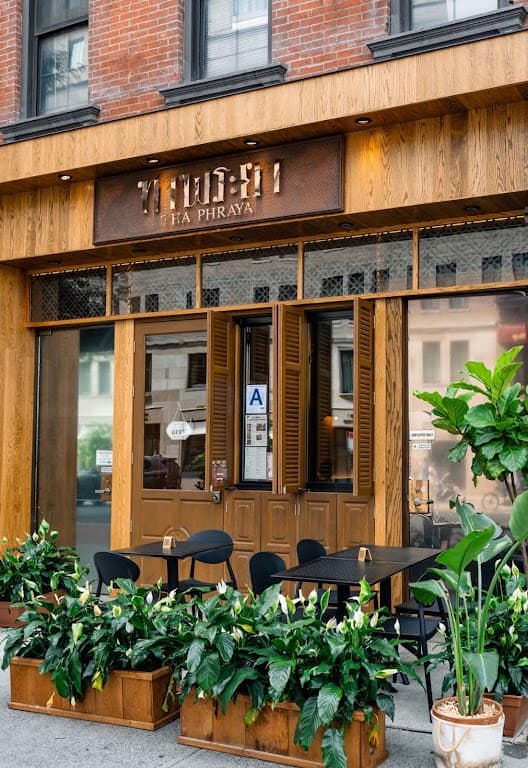 Tha Phraya, Upper East Side