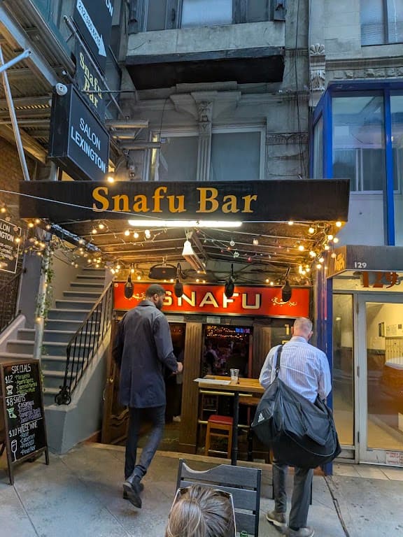 Snafu, Midtown bar