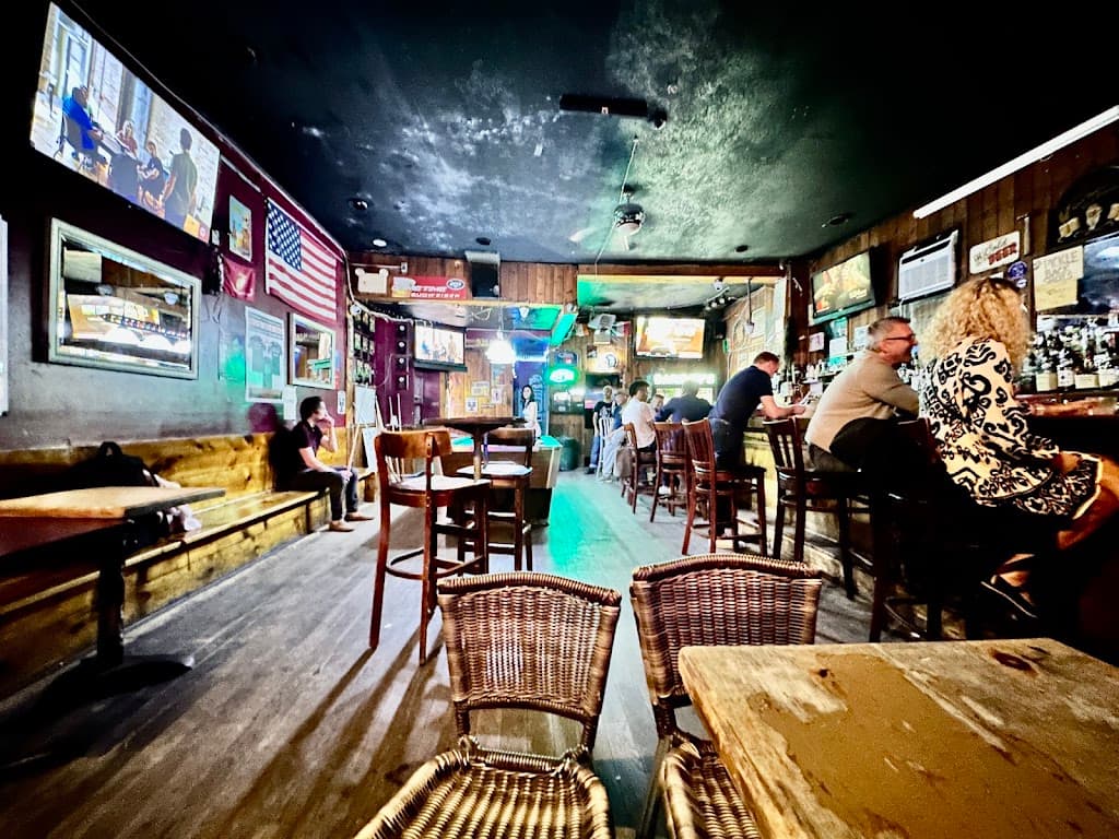 Barrow's Pub, West Village bar