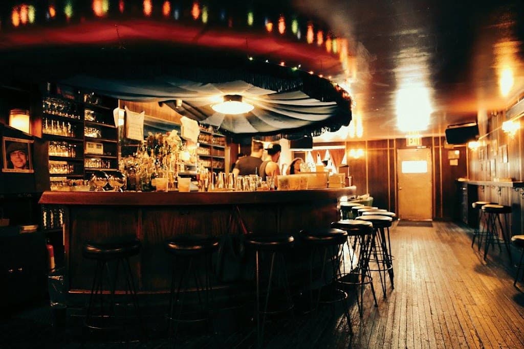 Holiday Cocktail Lounge, a cocktail bar in East Village