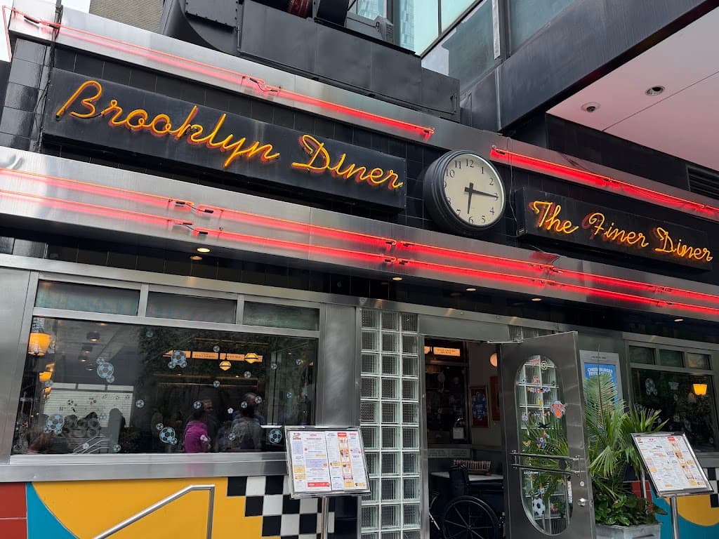 Brooklyn Diner USA, Midtown bar