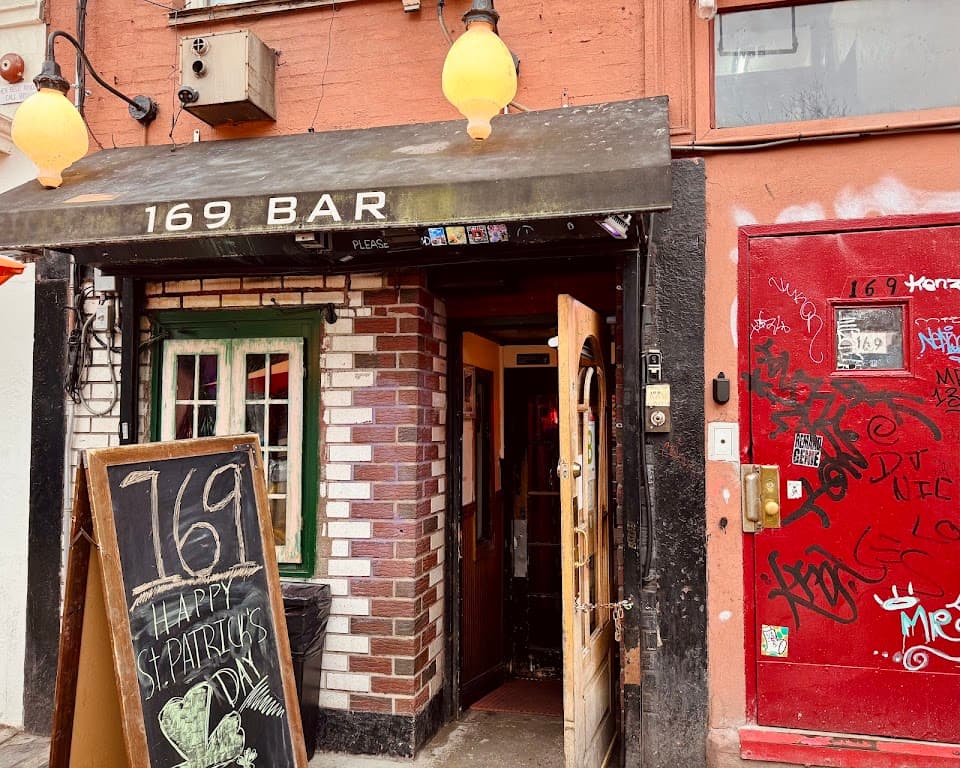 169 Bar, Lower East Side