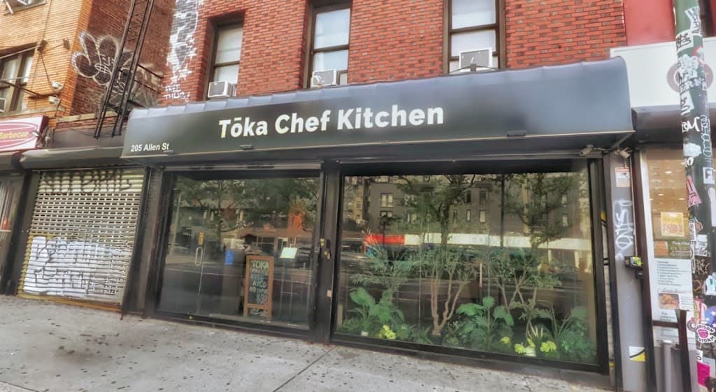 Toka chef kitchen, Lower East Side bar