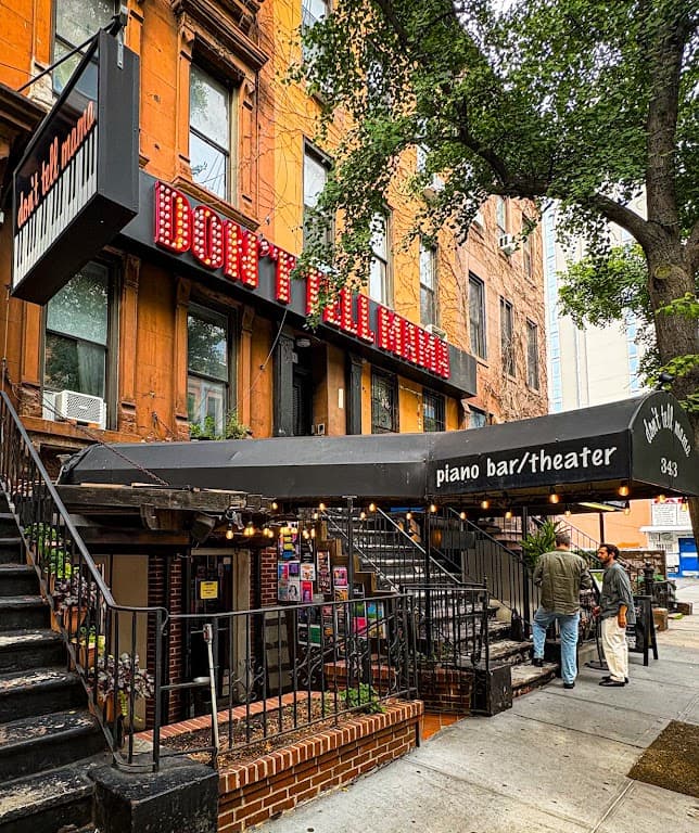 Don't Tell Mama, Hell's Kitchen bar