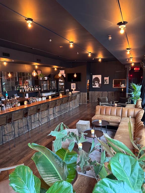 Bar Louis, Lower East Side bar