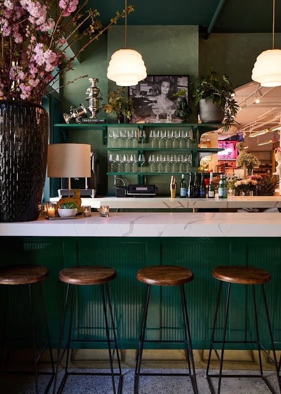 Champers Social Club, SoHo bar
