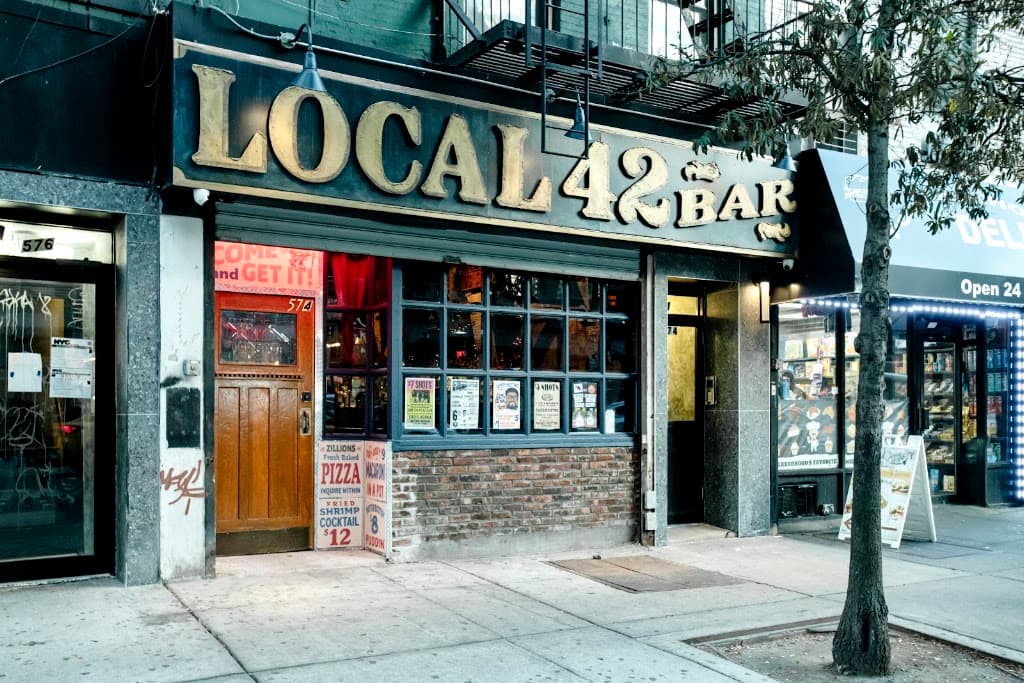Local 42 Bar, Hell's Kitchen bar