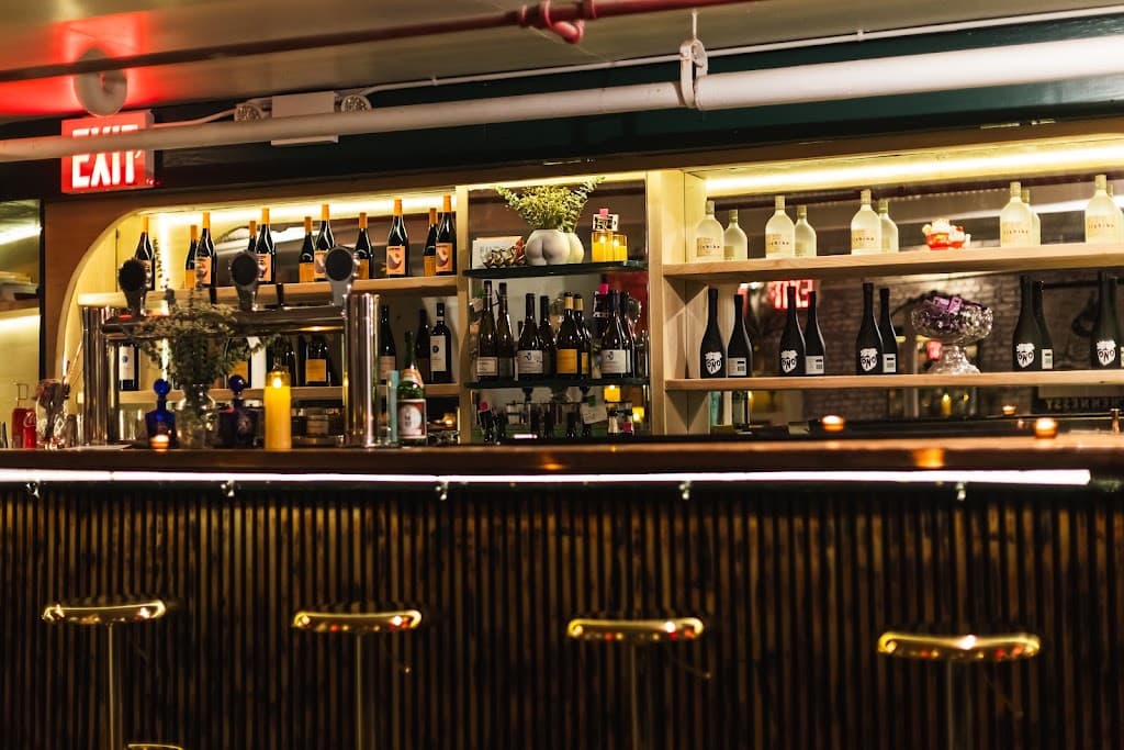 Ligaw, Lower East Side bar