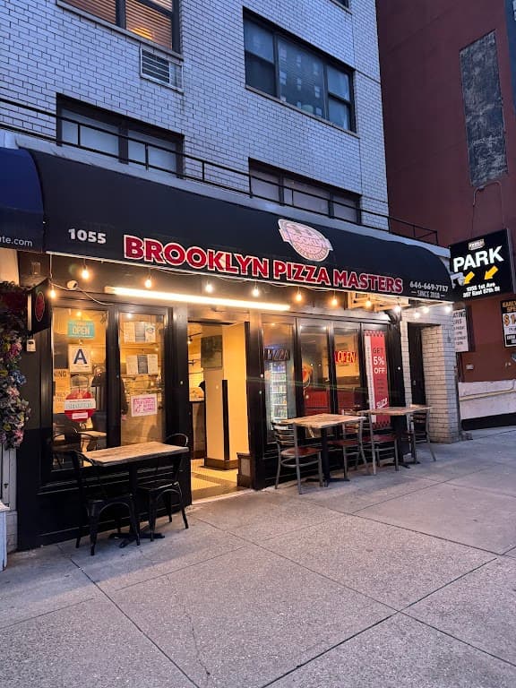 Brooklyn Pizza Masters, Midtown bar