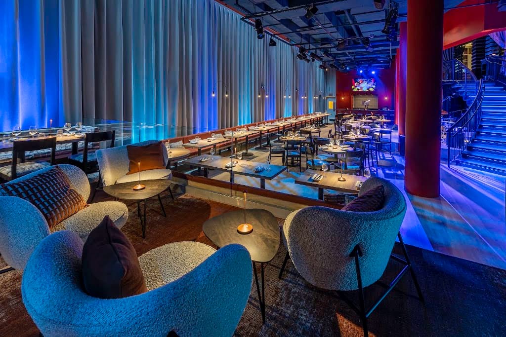 Chelsea Table & Stage, Chelsea bar