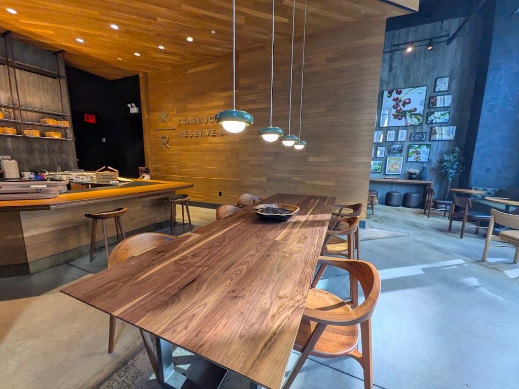 Le District, a bar in Financial District