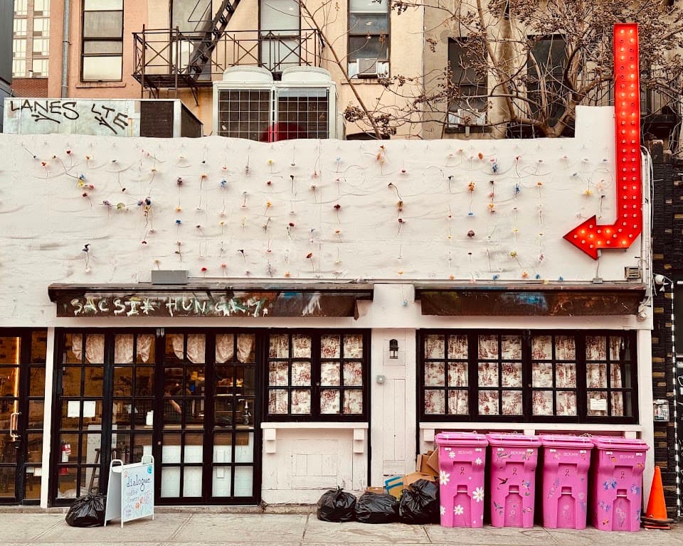 Dialogue Coffee & Flowers, Lower East Side bar